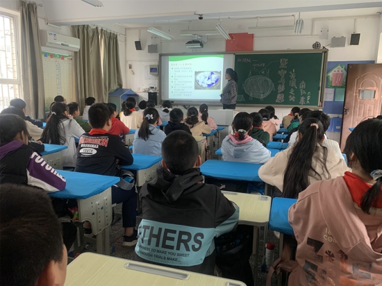 郑州市管城区南学街小学榜样教育之“每周一星”开课啦!