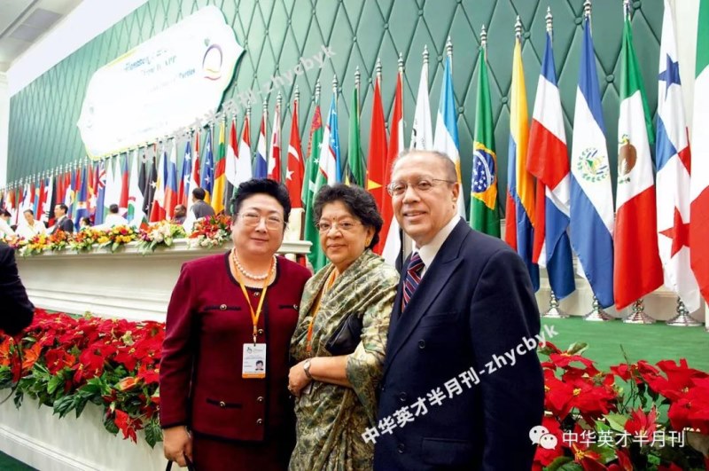 5龚巧玉院士同时任联合国副秘书长阿瓦鲁先生.jpg 5龚巧玉院士同时任联合国副秘书长阿瓦鲁先生.jpg